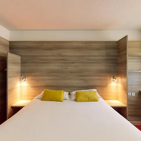 Hotel Everhotel De Tarbes-ibos 2*