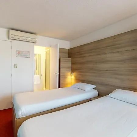 Hotel Everhotel De Tarbes-ibos 2*
