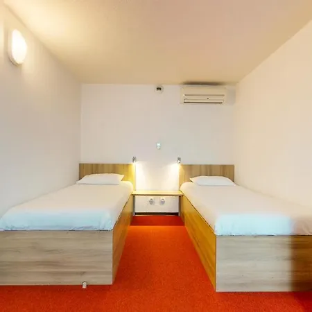 Ever Route 64 Brit Ibos Hotel 2*