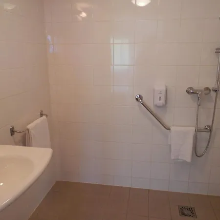 מלון Ever Route 64 Brit Ibos 2*