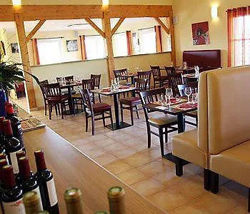 מלון Ever Route 64 Brit Ibos